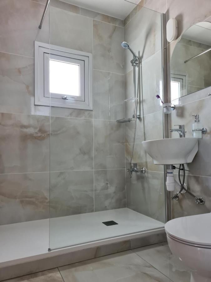 Fotoxenia Luxury Apts Paralimni Exterior photo